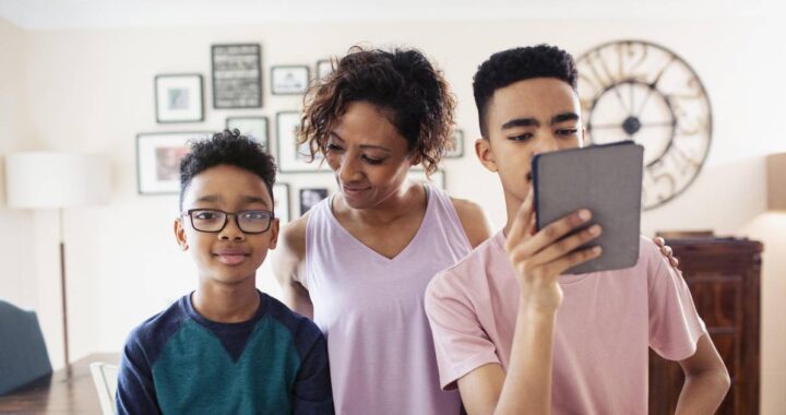 ¿Por qué los adolescentes ignoran la voz de sus madres? Estudio encontró la respuesta en el cerebro