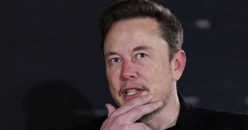 Elon Musk en el Nasdaq tras la OPI histórica de SpaceX valorada en 2,2 billones