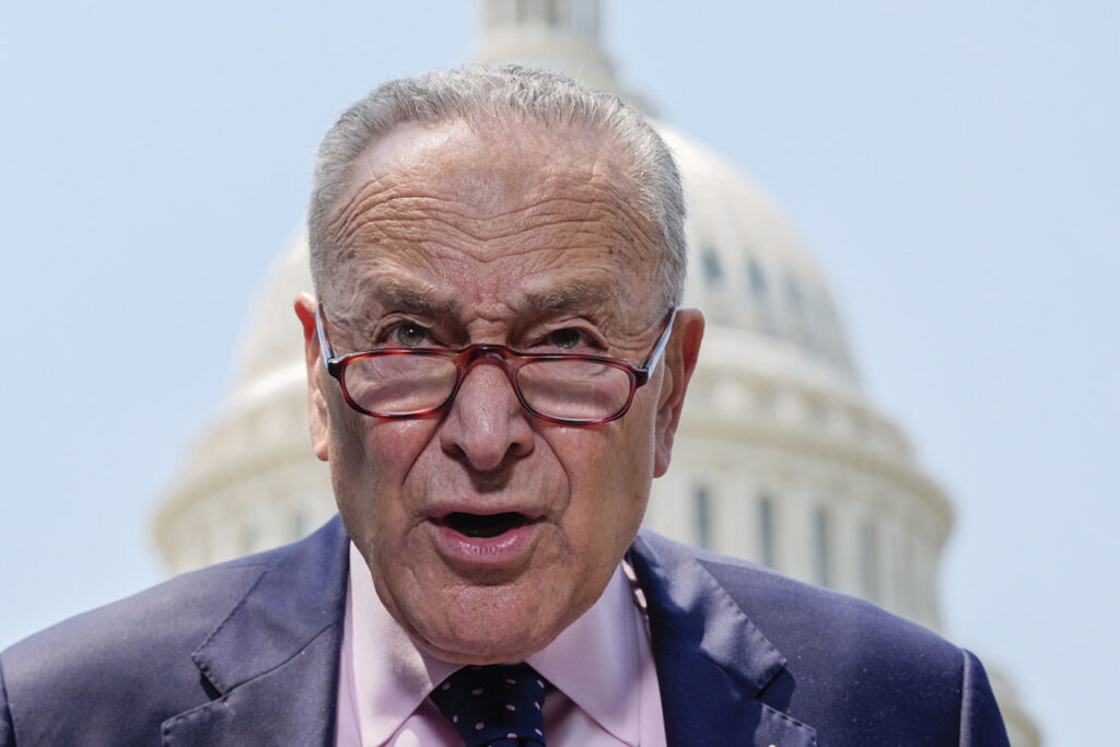Chuck Schumer define a Donald Trump como un presidente incompetente por iniciar una guerra sin salida