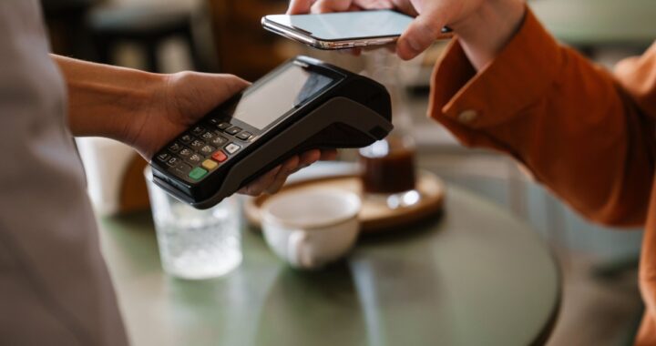 Cuidado con el ‘ghost tapping’: así pueden estafarte al donar con el celular