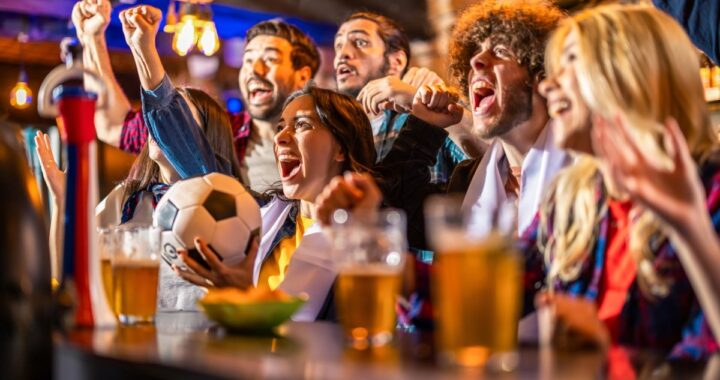 El Mundial sigue llenando restaurantes, hoteles y comercios pese a la eliminación de EE.UU. y México