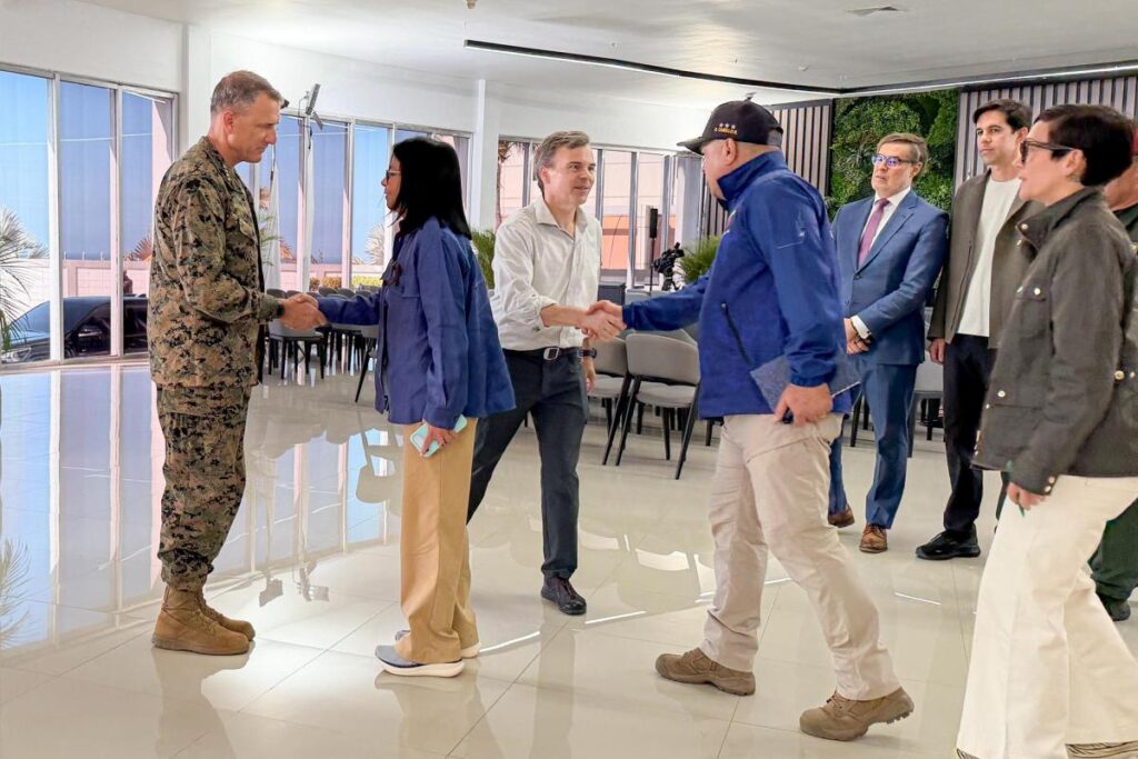 General Donovan y delegación estadounidense en reunión con autoridades venezolanas para coordinar ayuda humanitaria