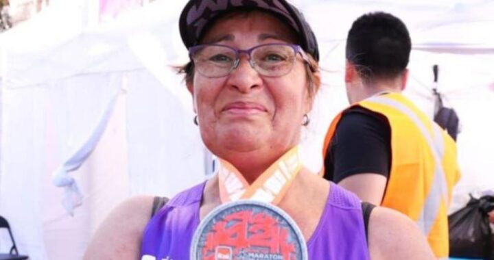 Ely, la bisabuela de 64 años que completó una maratón en 7 horas