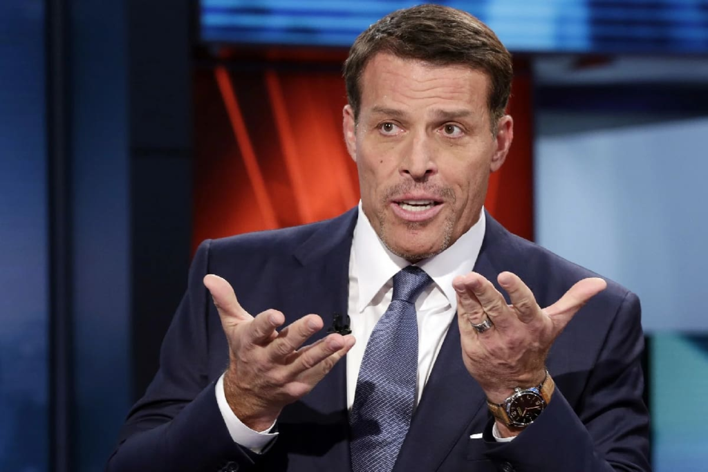 Tony Robbins hablando sobre gratitud como solución al sufrimiento