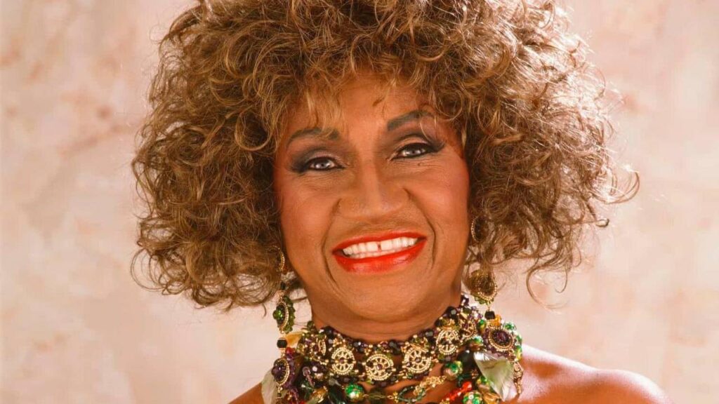 Recreación digital de Celia Cruz cantando con tecnología de IA